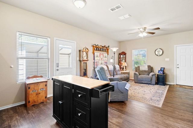 106 DOGWOOD ST, Lone Star, TX 75668