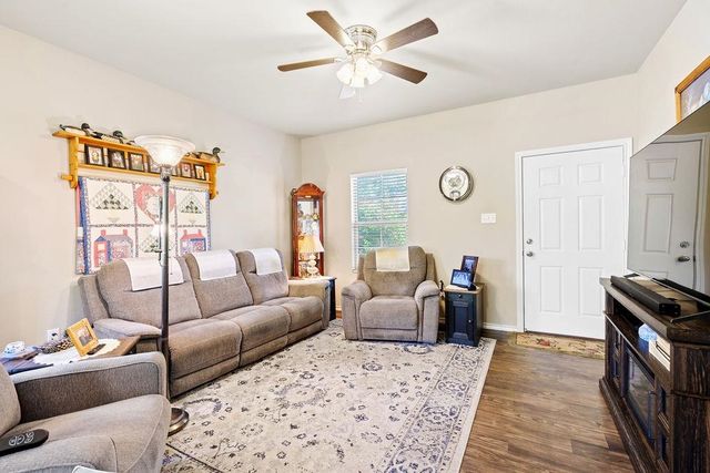 106 DOGWOOD ST, Lone Star, TX 75668