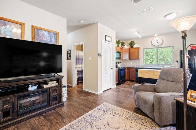106 DOGWOOD ST, Lone Star, TX 75668