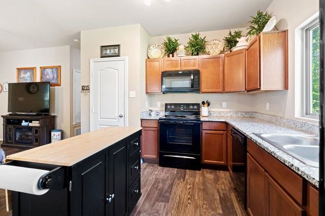 106 DOGWOOD ST, Lone Star, TX 75668