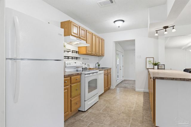 908 Rock Creek Ave, Pensacola, FL 32505