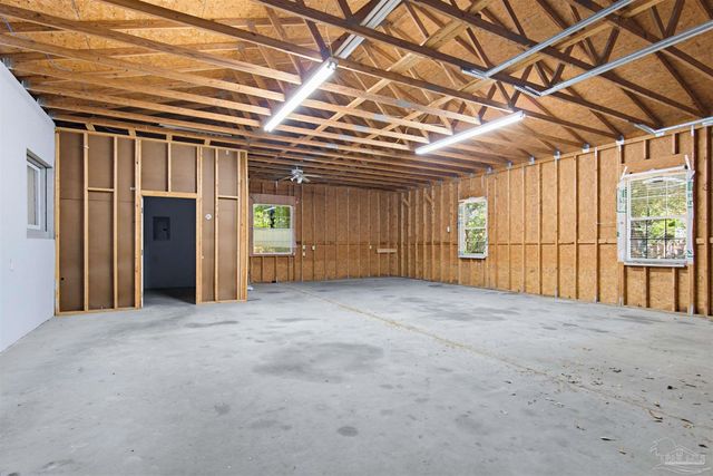 908 Rock Creek Ave, Pensacola, FL 32505