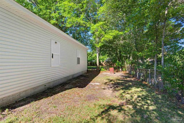 908 Rock Creek Ave, Pensacola, FL 32505