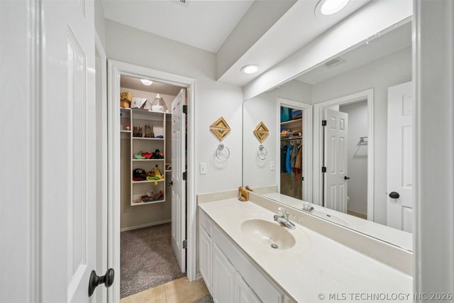 504 E Quinton Street, Broken Arrow, OK 74011