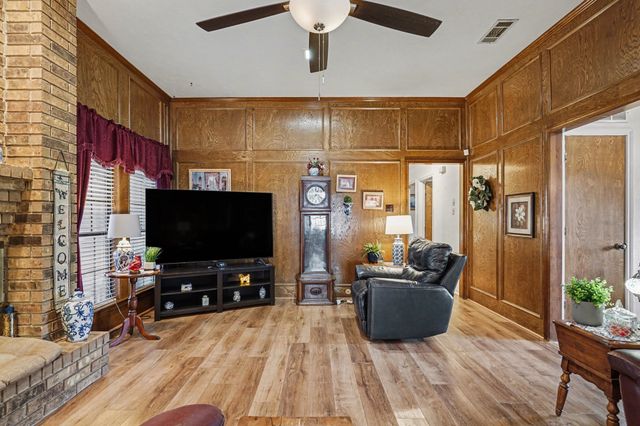 217 Faircrest Drive, Garland, TX 75040