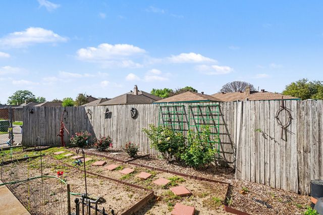 217 Faircrest Drive, Garland, TX 75040