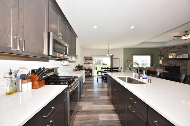 N113W14099 Wrenwood DRIVE, Germantown, WI 53022