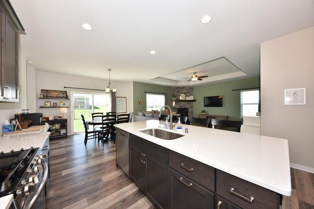 N113W14099 Wrenwood DRIVE, Germantown, WI 53022