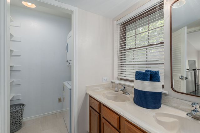 9910 Royal Lane 1101, Dallas, TX 75231