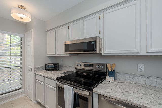 9910 Royal Lane 1101, Dallas, TX 75231