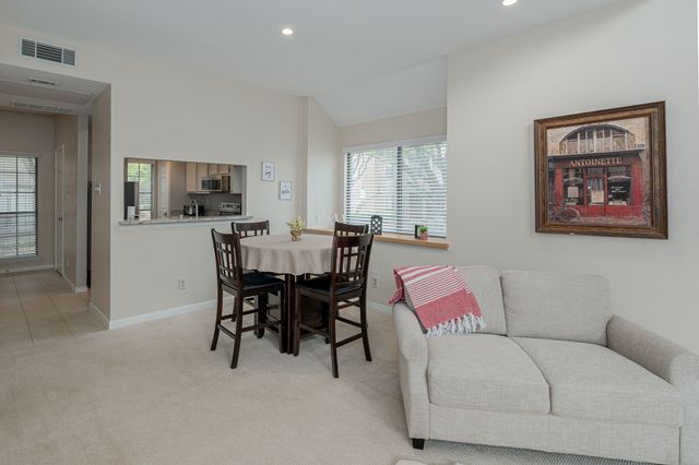 9910 Royal Lane 1101, Dallas, TX 75231