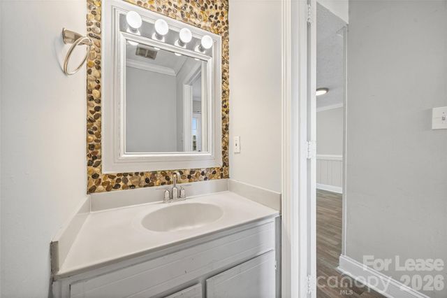 7906 Oak Meadow Court, Charlotte, NC 28210