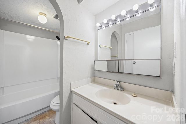 7906 Oak Meadow Court, Charlotte, NC 28210