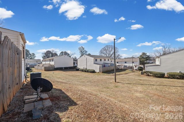 7906 Oak Meadow Court, Charlotte, NC 28210