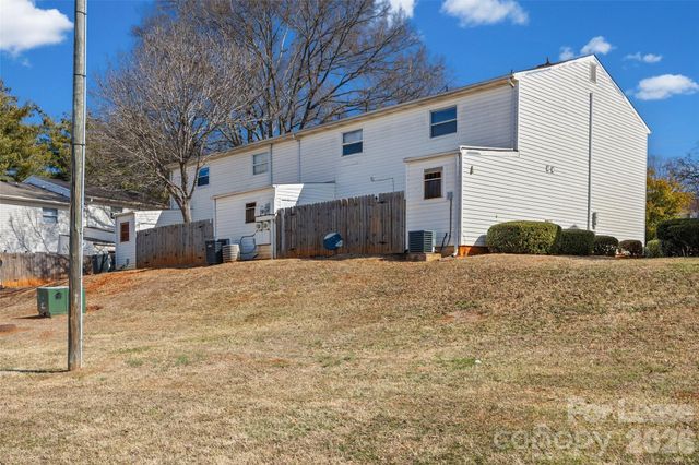 7906 Oak Meadow Court, Charlotte, NC 28210