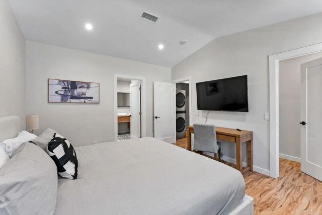 1933 Chatsworth Boulevard, San Diego, CA 92107