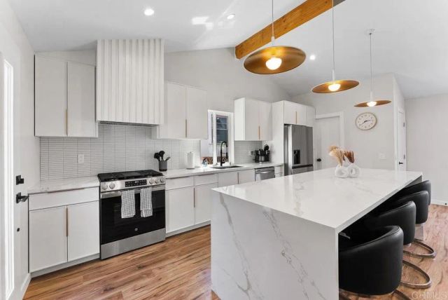 1933 Chatsworth Boulevard, San Diego, CA 92107