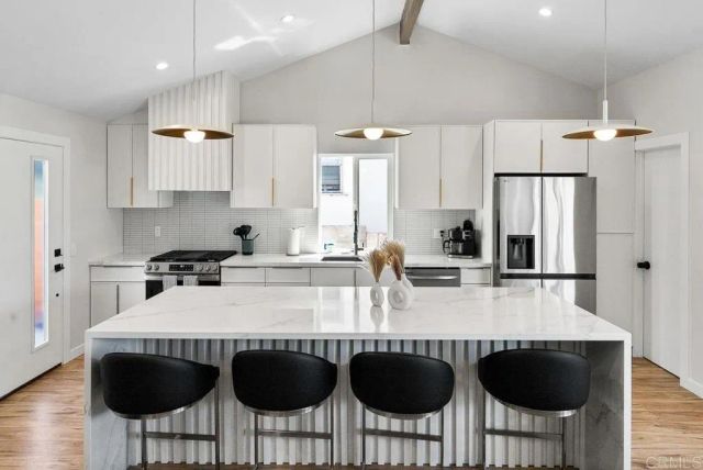 1933 Chatsworth Boulevard, San Diego, CA 92107