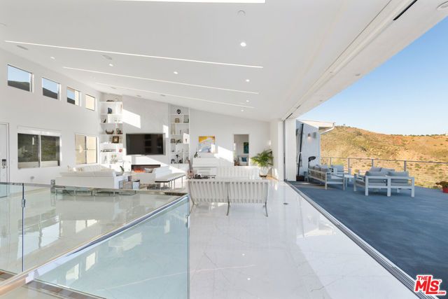 28405 Via Acero Street, Malibu, CA 90265