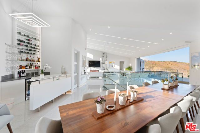 28405 Via Acero Street, Malibu, CA 90265