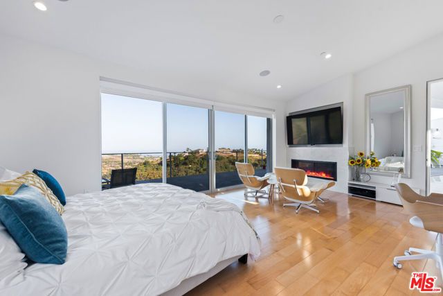 28405 Via Acero Street, Malibu, CA 90265