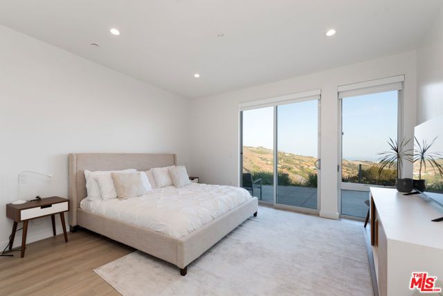 28405 Via Acero Street, Malibu, CA 90265