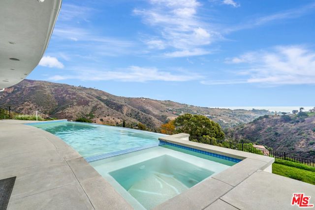 28405 Via Acero Street, Malibu, CA 90265