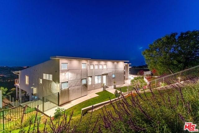 28405 Via Acero Street, Malibu, CA 90265