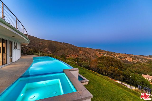 28405 Via Acero Street, Malibu, CA 90265