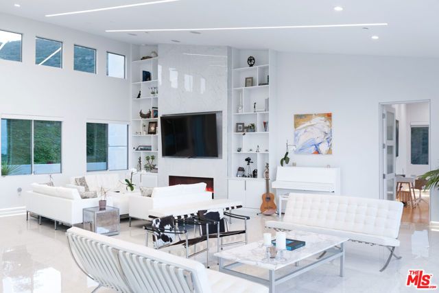 28405 Via Acero Street, Malibu, CA 90265