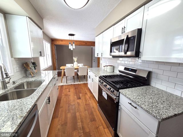 11209 Independence Avenue N, Champlin, MN 55316