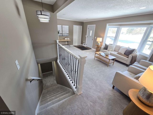 11209 Independence Avenue N, Champlin, MN 55316