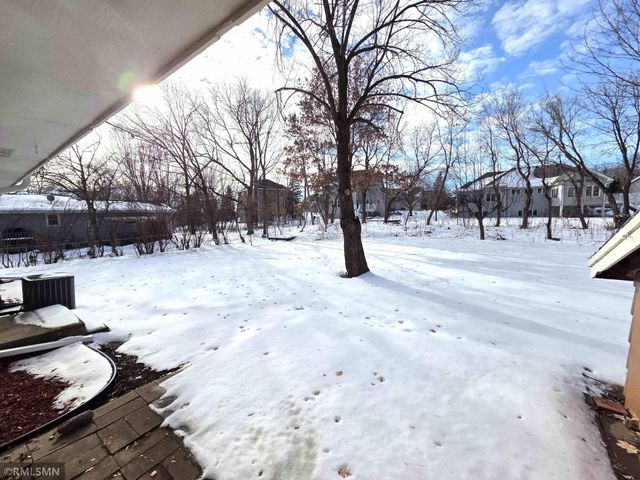 11209 Independence Avenue N, Champlin, MN 55316