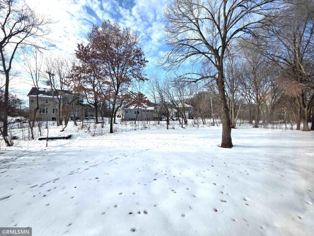 11209 Independence Avenue N, Champlin, MN 55316