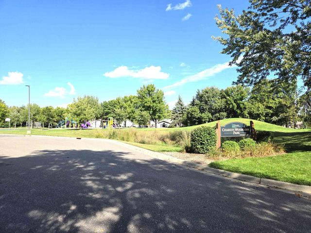 11209 Independence Avenue N, Champlin, MN 55316