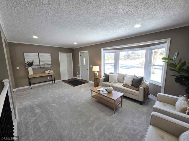 11209 Independence Avenue N, Champlin, MN 55316