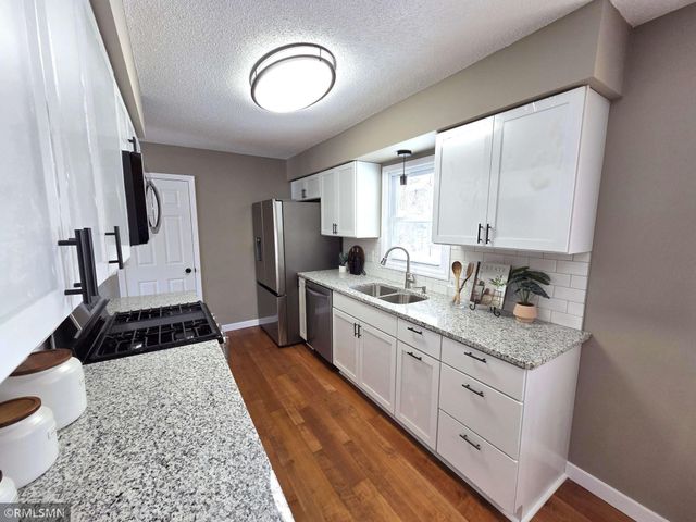 11209 Independence Avenue N, Champlin, MN 55316