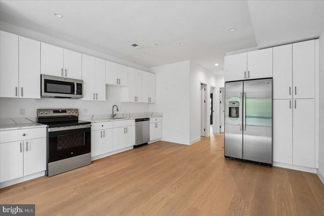 4902 ASTOR PL SE, Washington, DC 20019