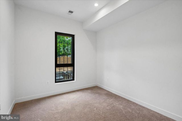4902 ASTOR PL SE, Washington, DC 20019