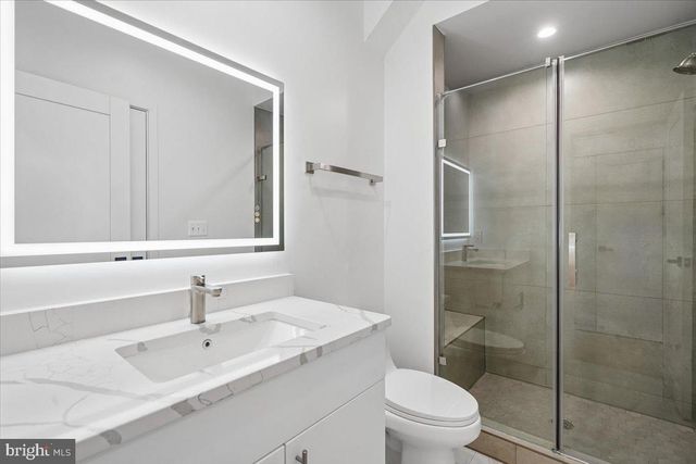 4902 ASTOR PL SE, Washington, DC 20019