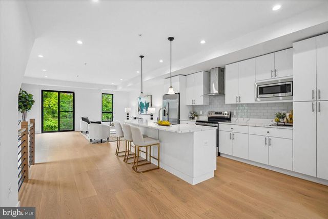 4902 ASTOR PL SE, Washington, DC 20019