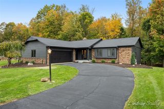 2085 Jamestown Drive, Kentwood, MI 49508