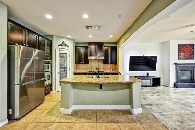 101 Haywood Ct, Roseville, CA 95747