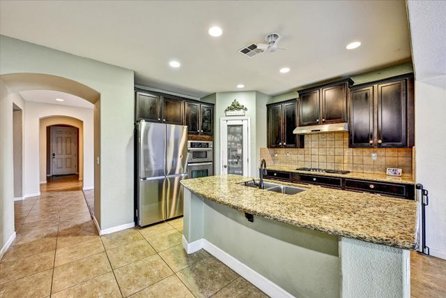 101 Haywood Ct, Roseville, CA 95747