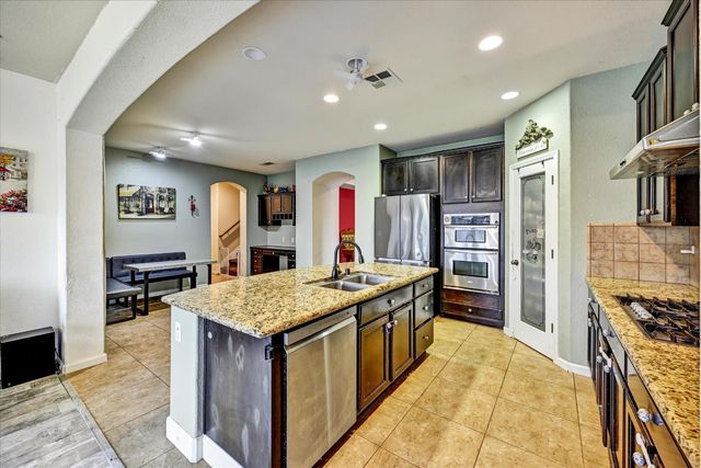 101 Haywood Ct, Roseville, CA 95747