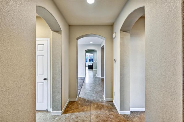 101 Haywood Ct, Roseville, CA 95747