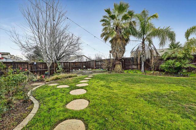 101 Haywood Ct, Roseville, CA 95747