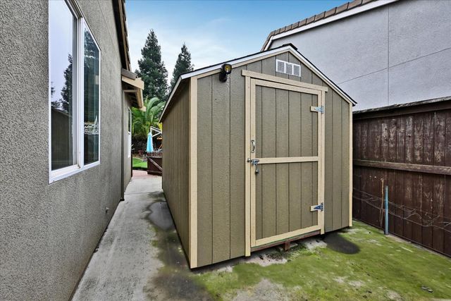 101 Haywood Ct, Roseville, CA 95747