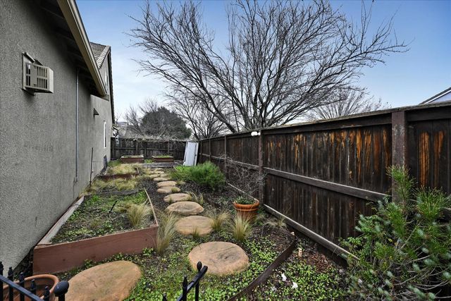 101 Haywood Ct, Roseville, CA 95747