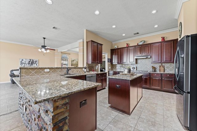 6806 Amistad Court, Manvel, TX 77578